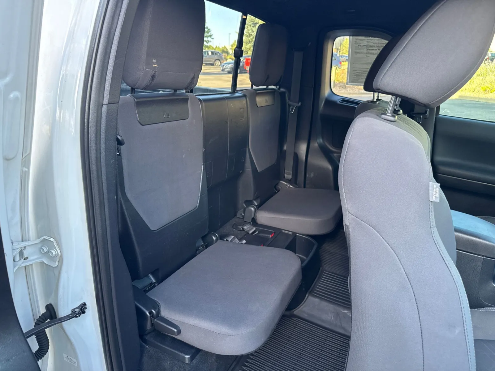 Toyota Tacoma photo 17