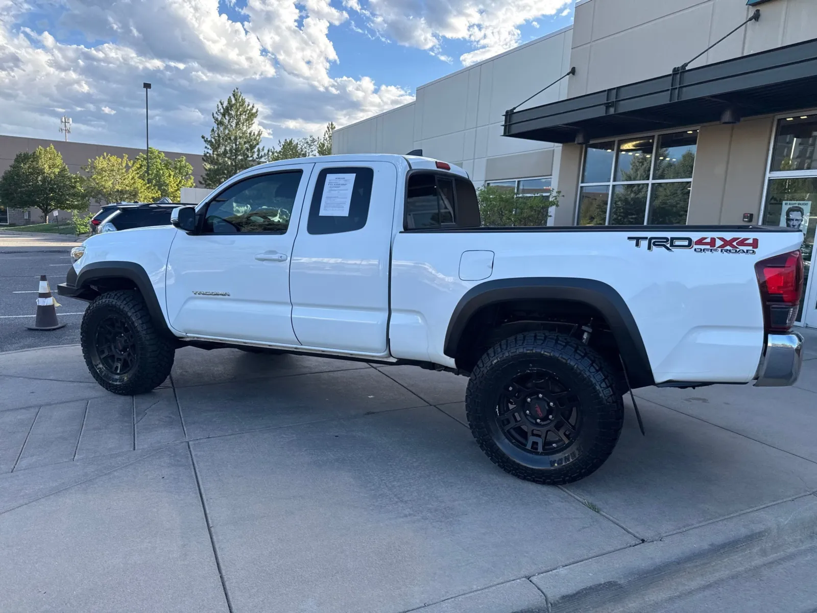 Toyota Tacoma photo 10