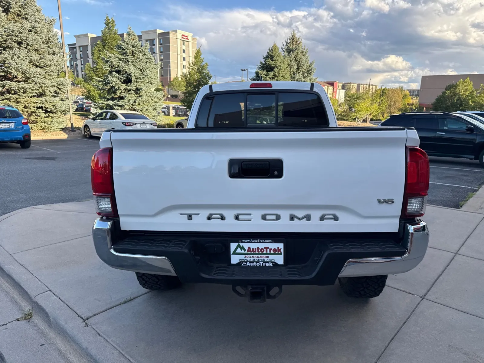 Toyota Tacoma photo 8