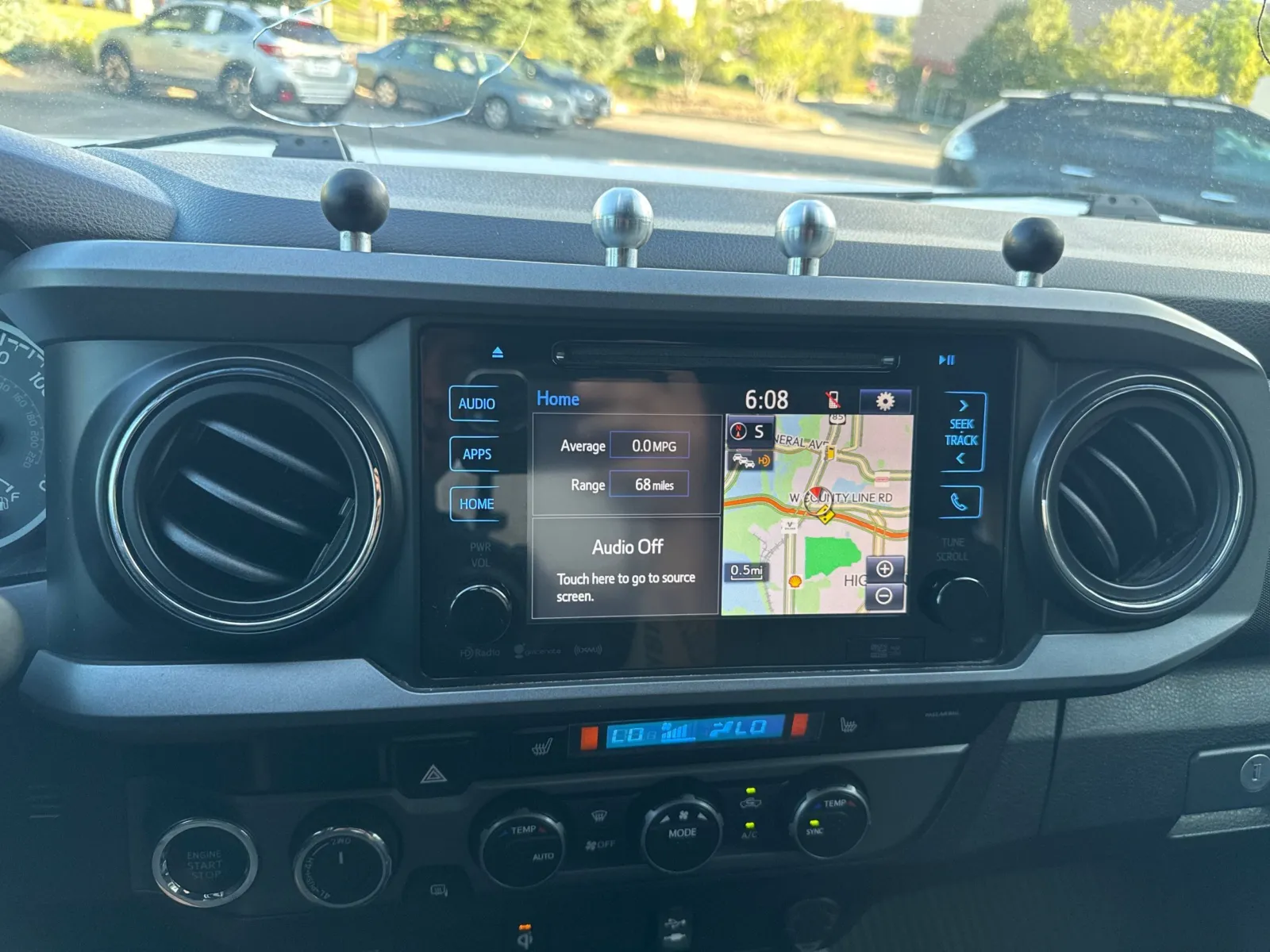 Toyota Tacoma photo 27
