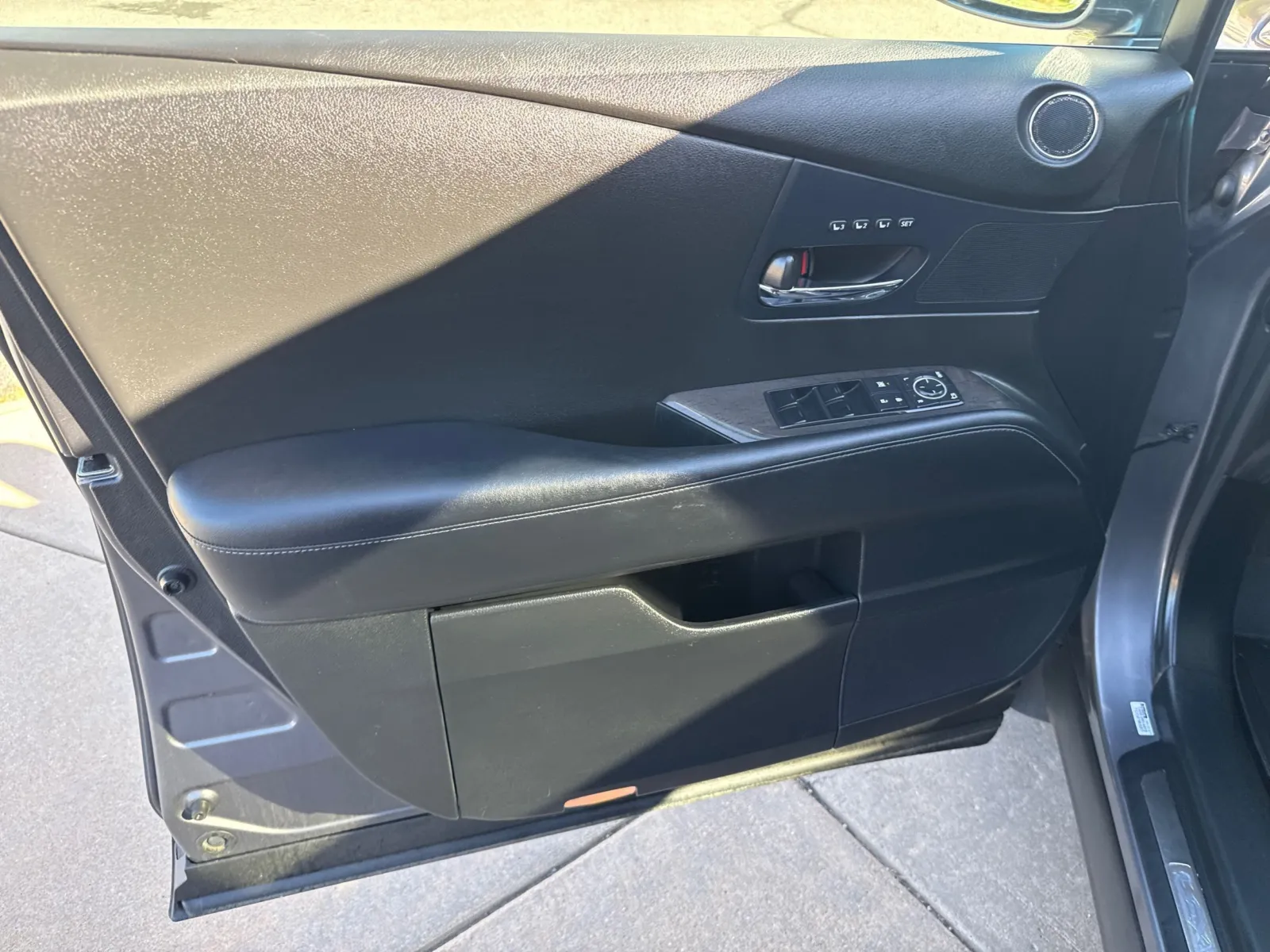 Lexus RX photo 24