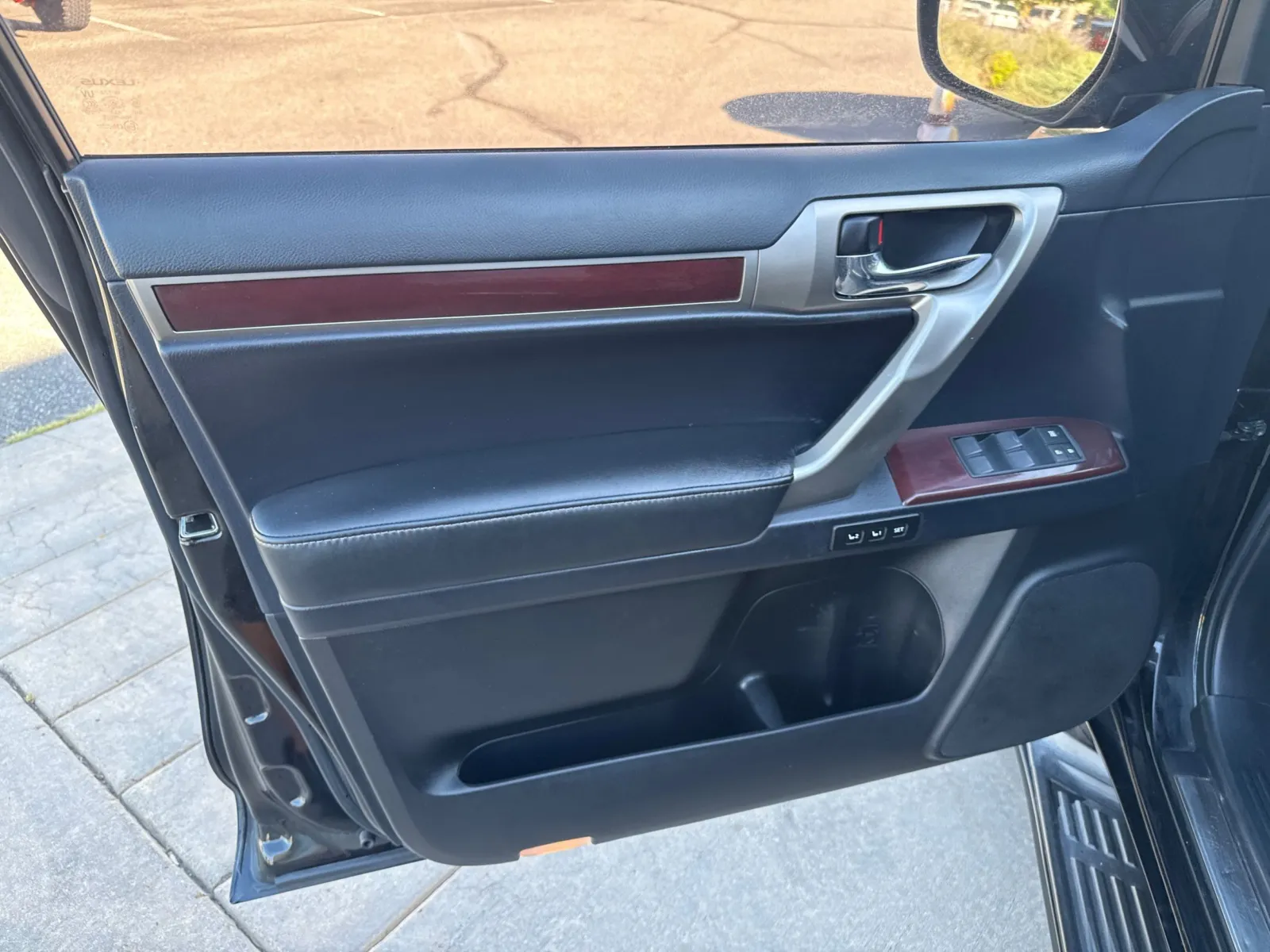 Lexus GX photo 24
