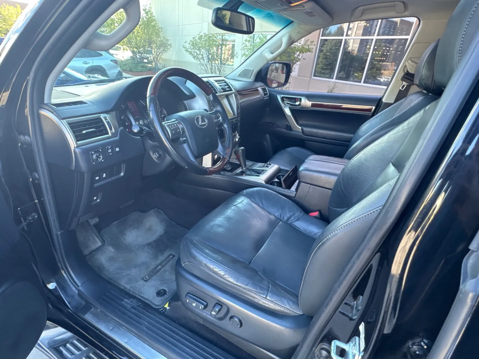 Lexus GX photo 25