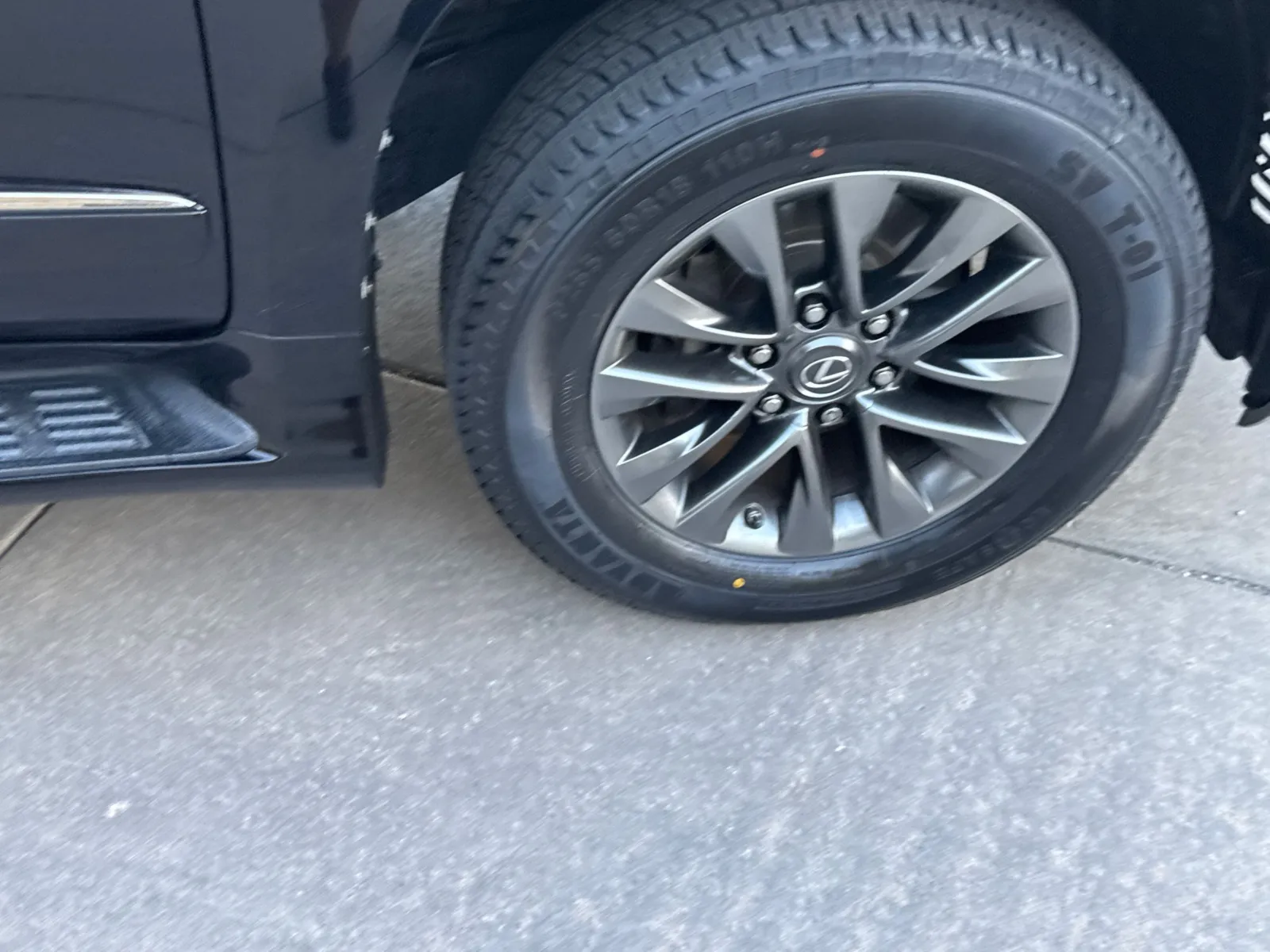 Lexus GX photo 13