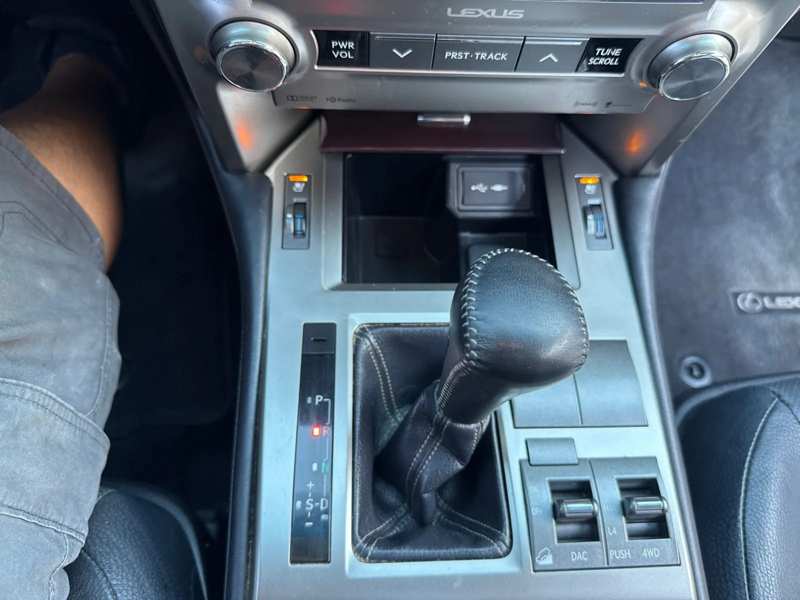 Lexus GX photo 37