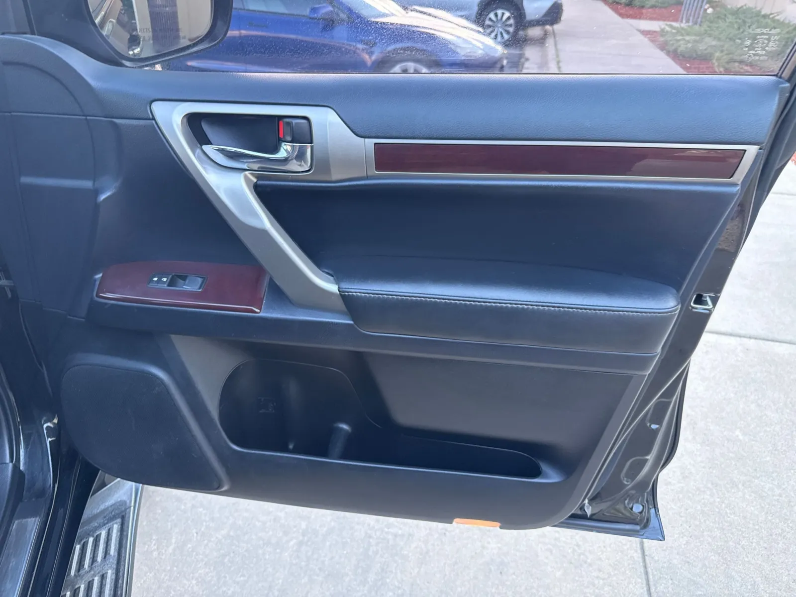 Lexus GX photo 14