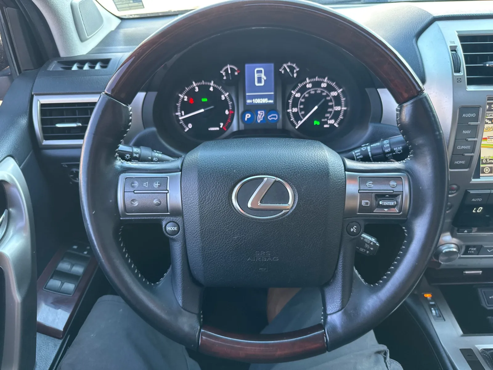 Lexus GX photo 32