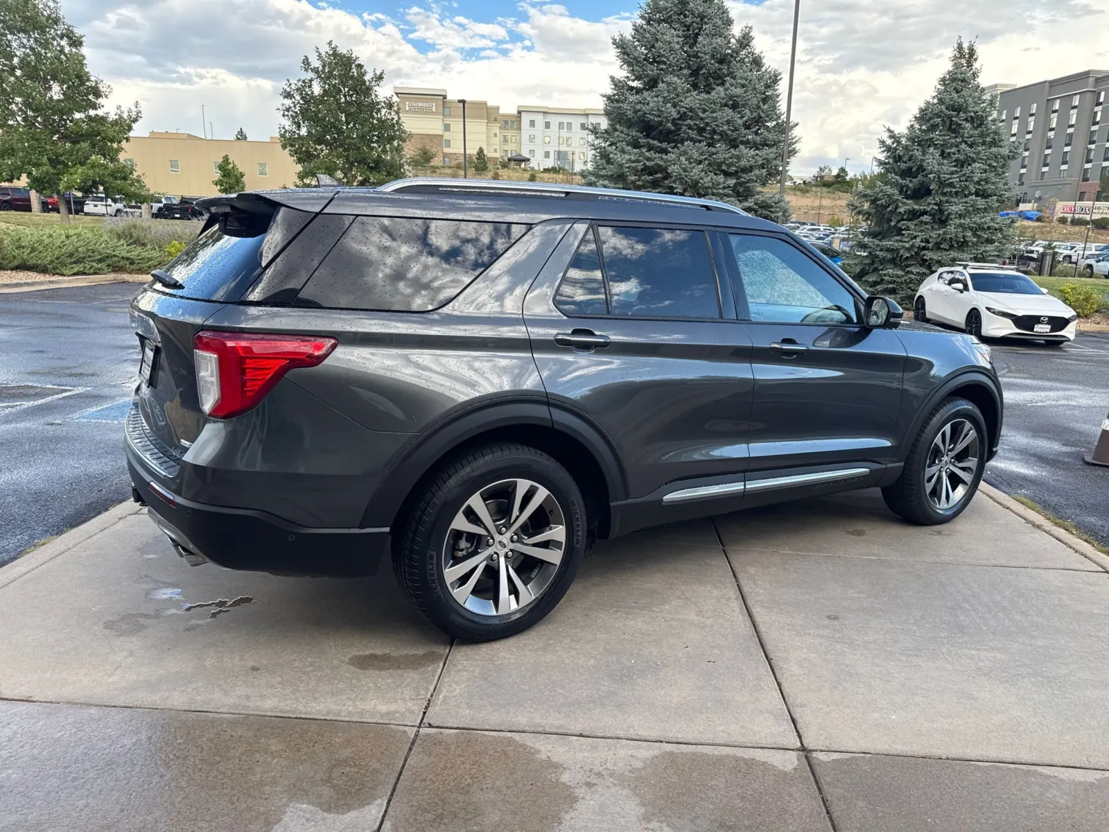 Ford Explorer photo 6