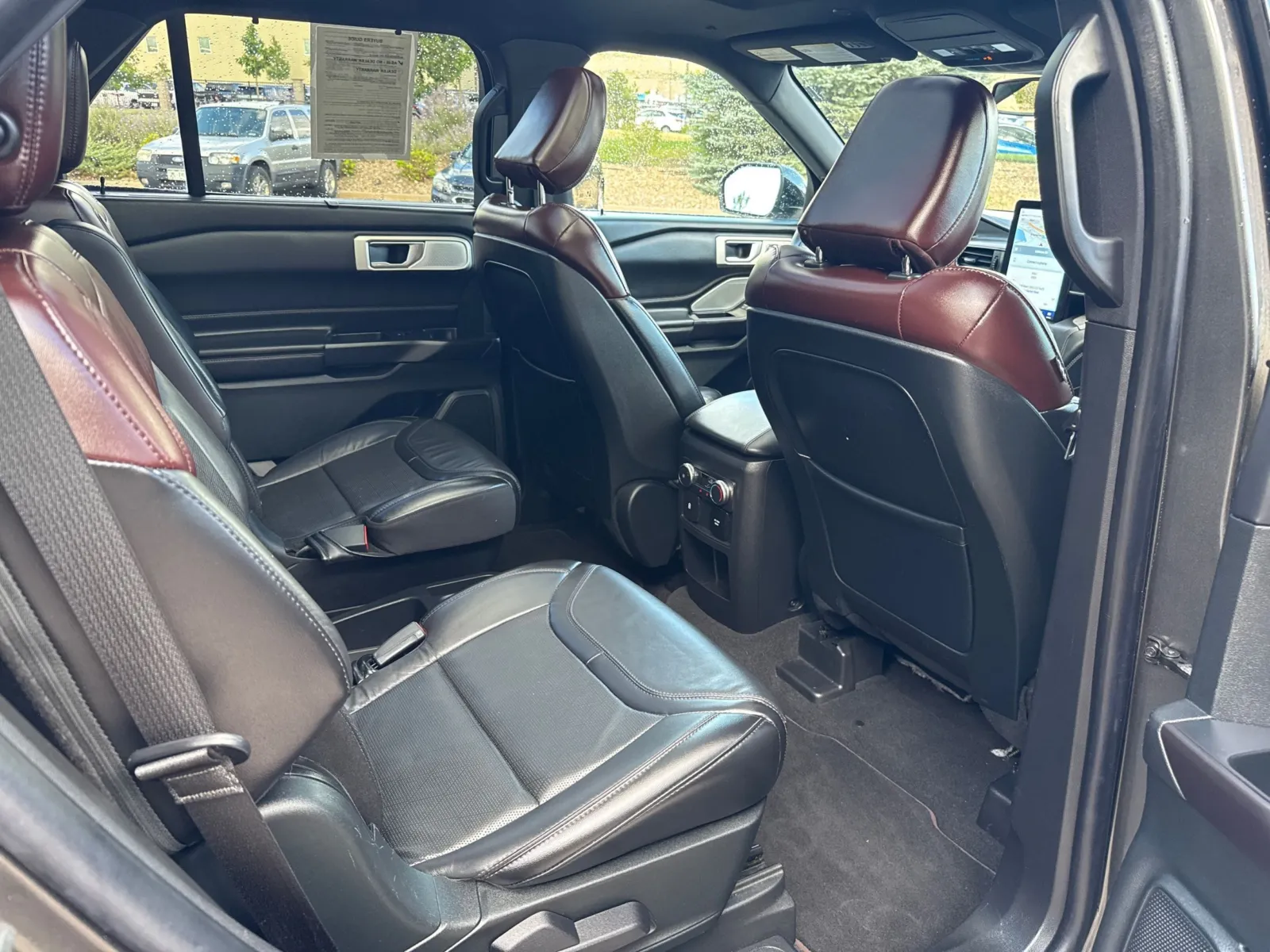 Ford Explorer photo 22