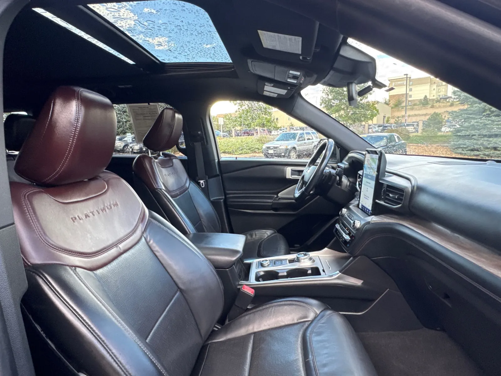 Ford Explorer photo 19
