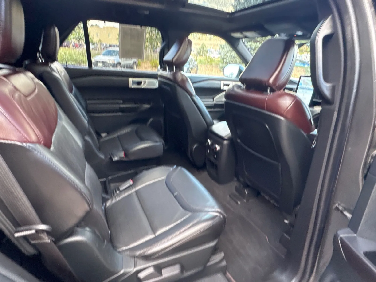 Ford Explorer photo 23