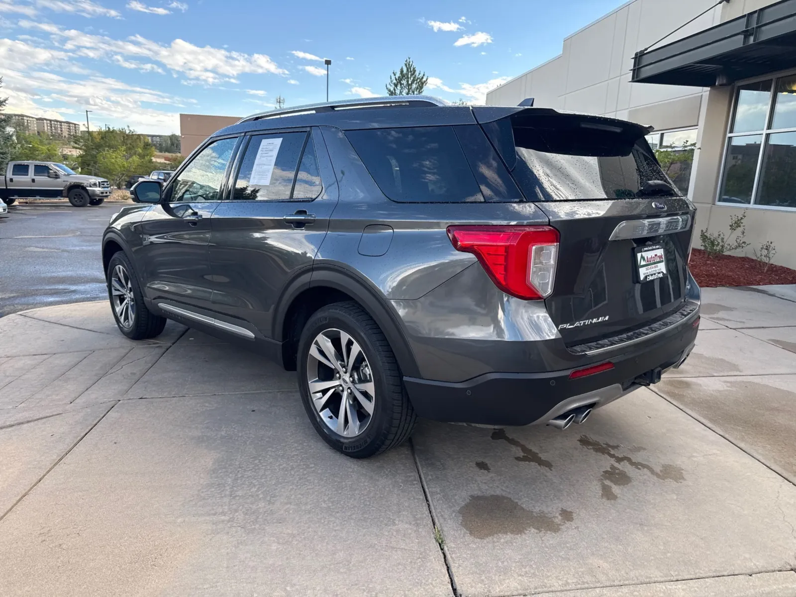 Ford Explorer photo 9