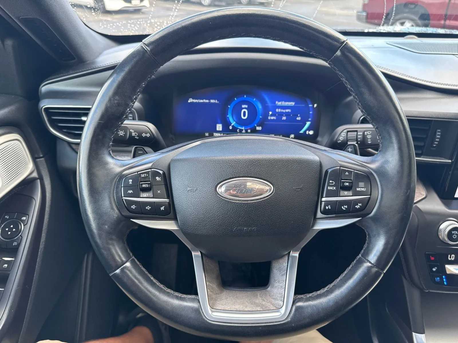 Ford Explorer photo 34