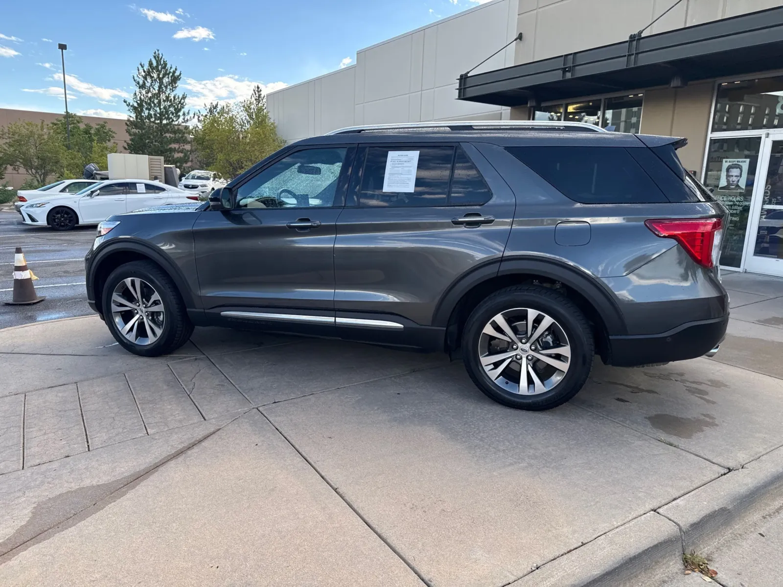 Ford Explorer photo 10