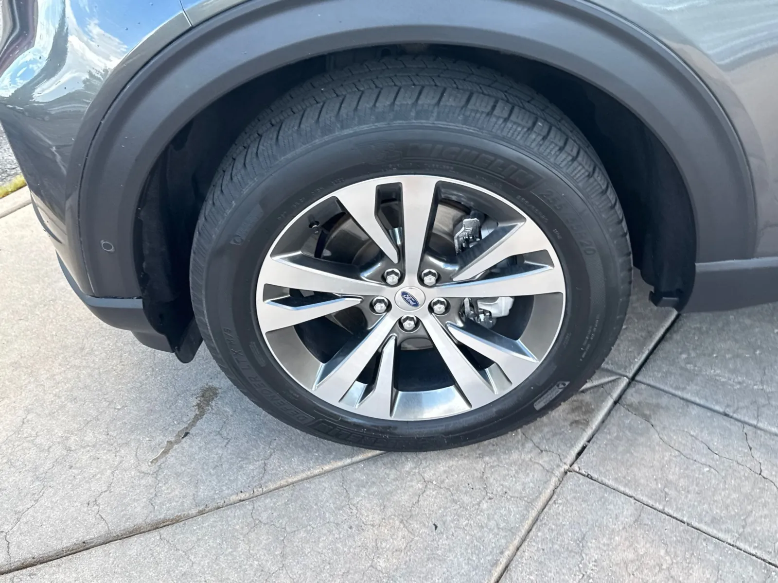 Ford Explorer photo 12