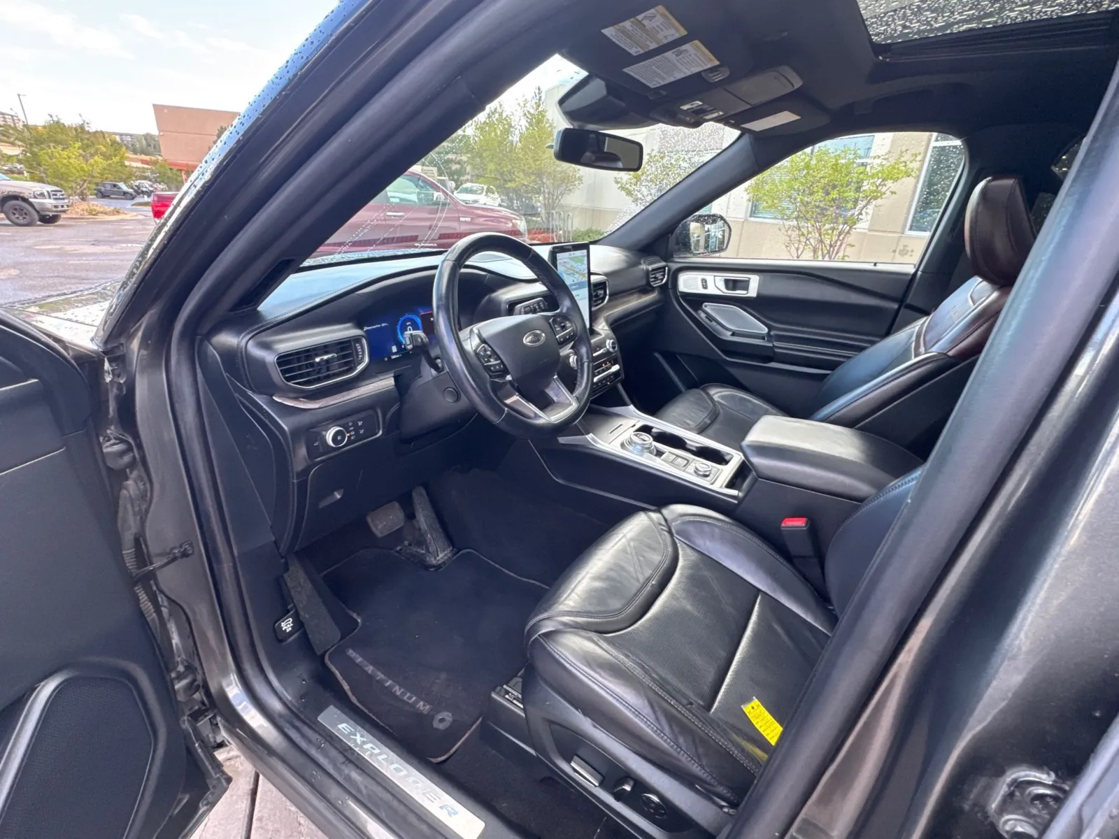 Ford Explorer photo 32