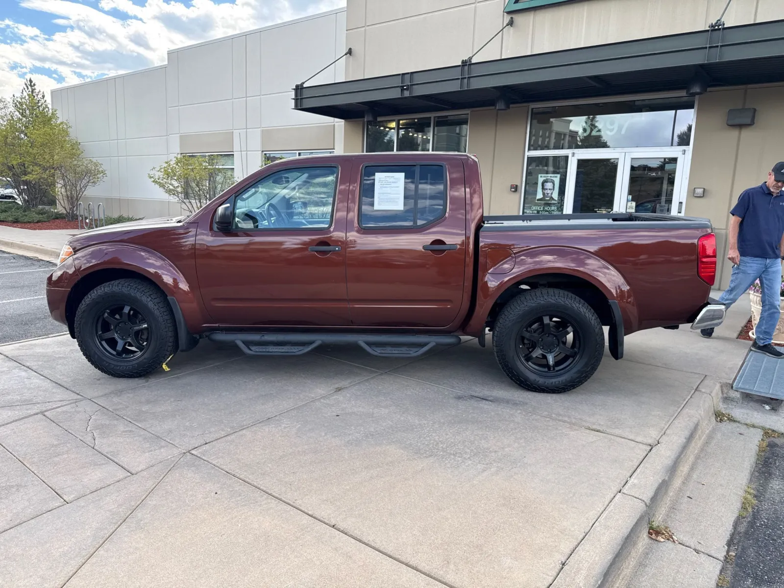 Nissan Frontier photo 9