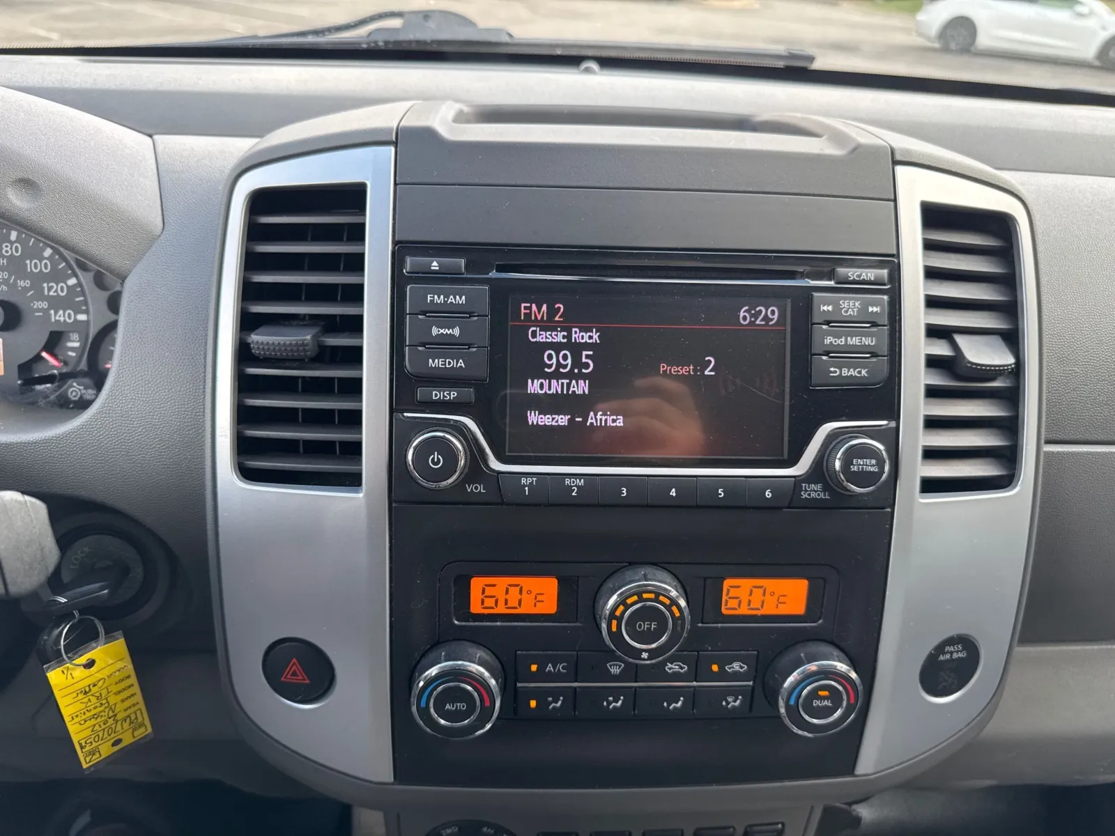 Nissan Frontier photo 28