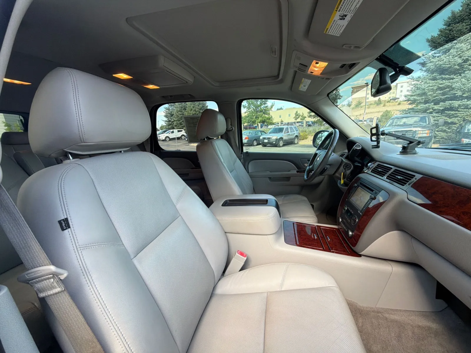Chevrolet Tahoe photo 13