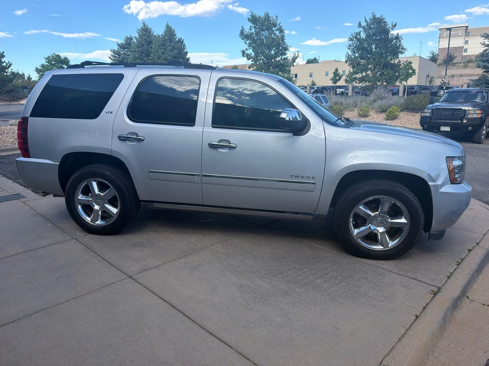 Chevrolet Tahoe photo 4