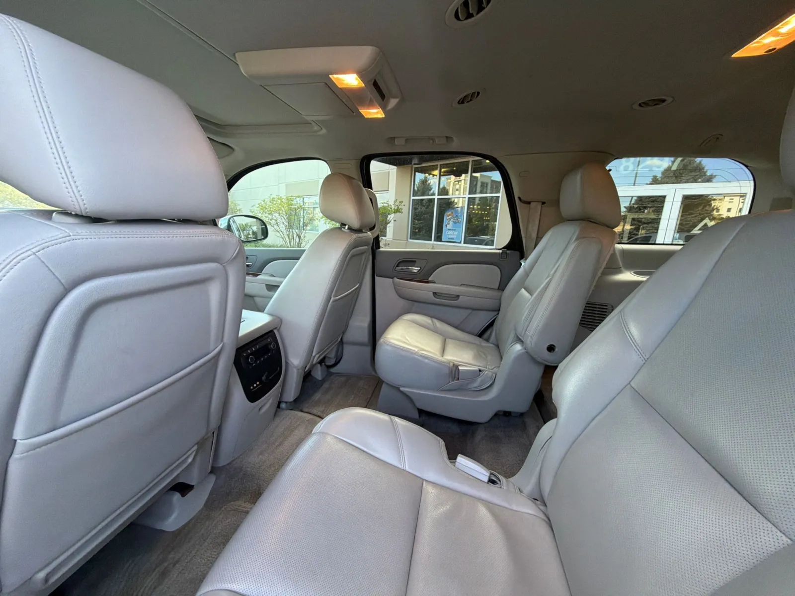 Chevrolet Tahoe photo 19