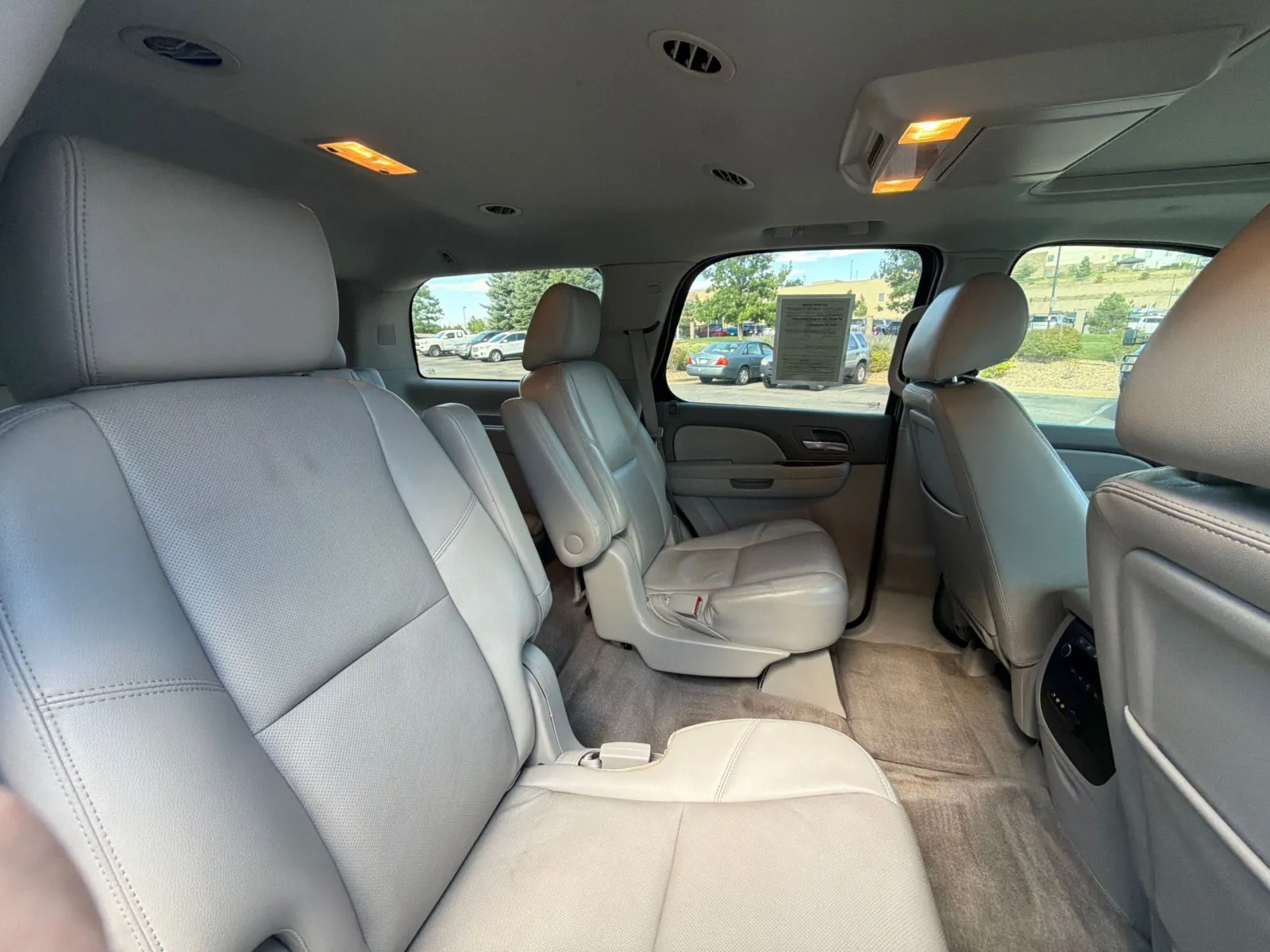 Chevrolet Tahoe photo 14