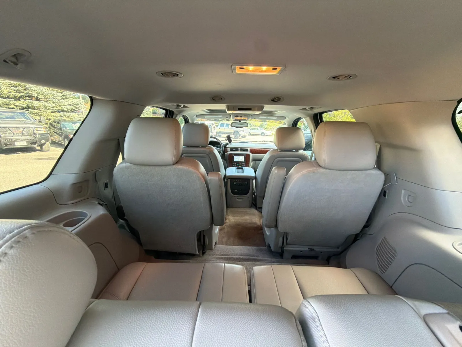 Chevrolet Tahoe photo 18
