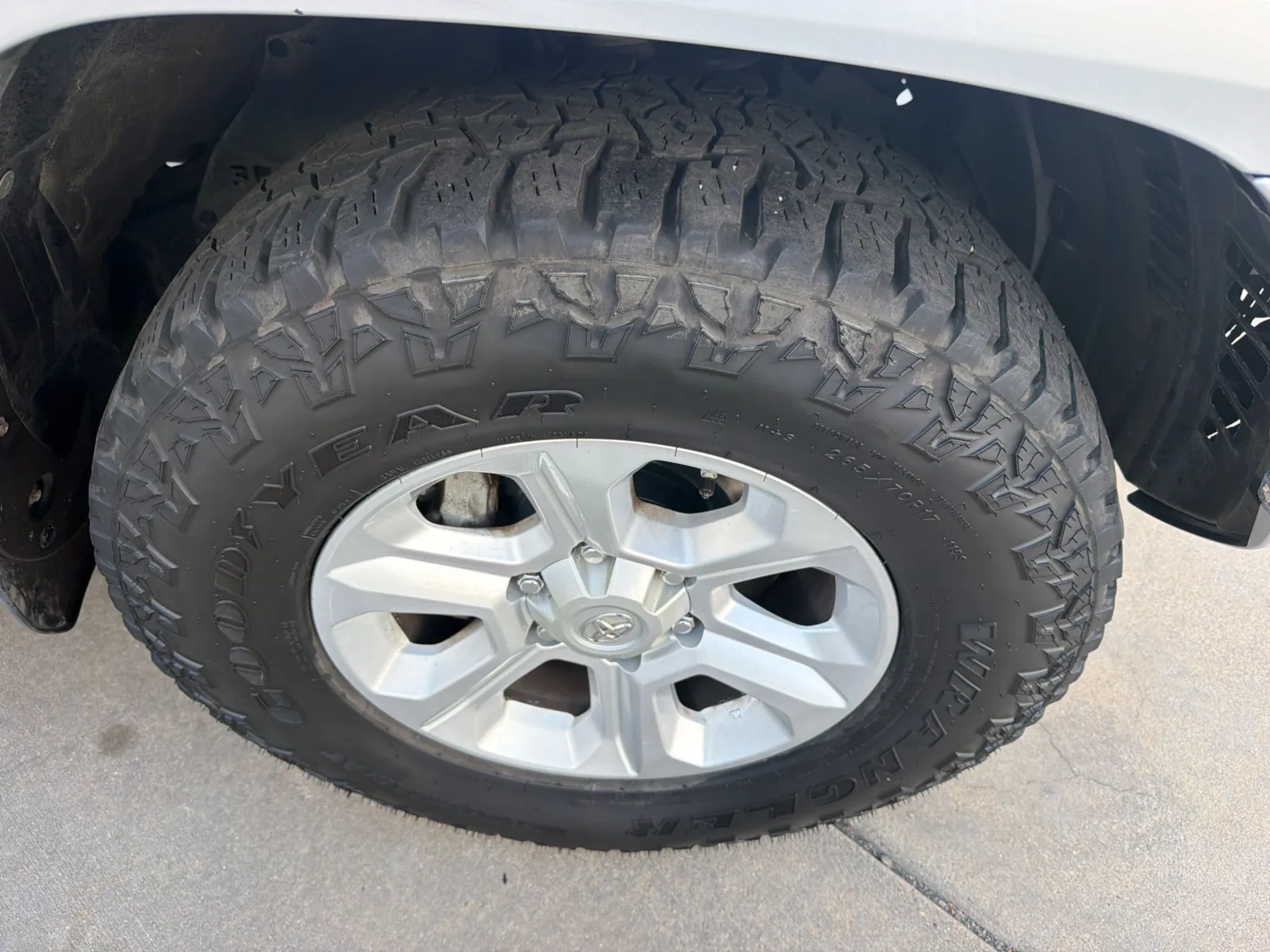 Toyota 4Runner photo 12