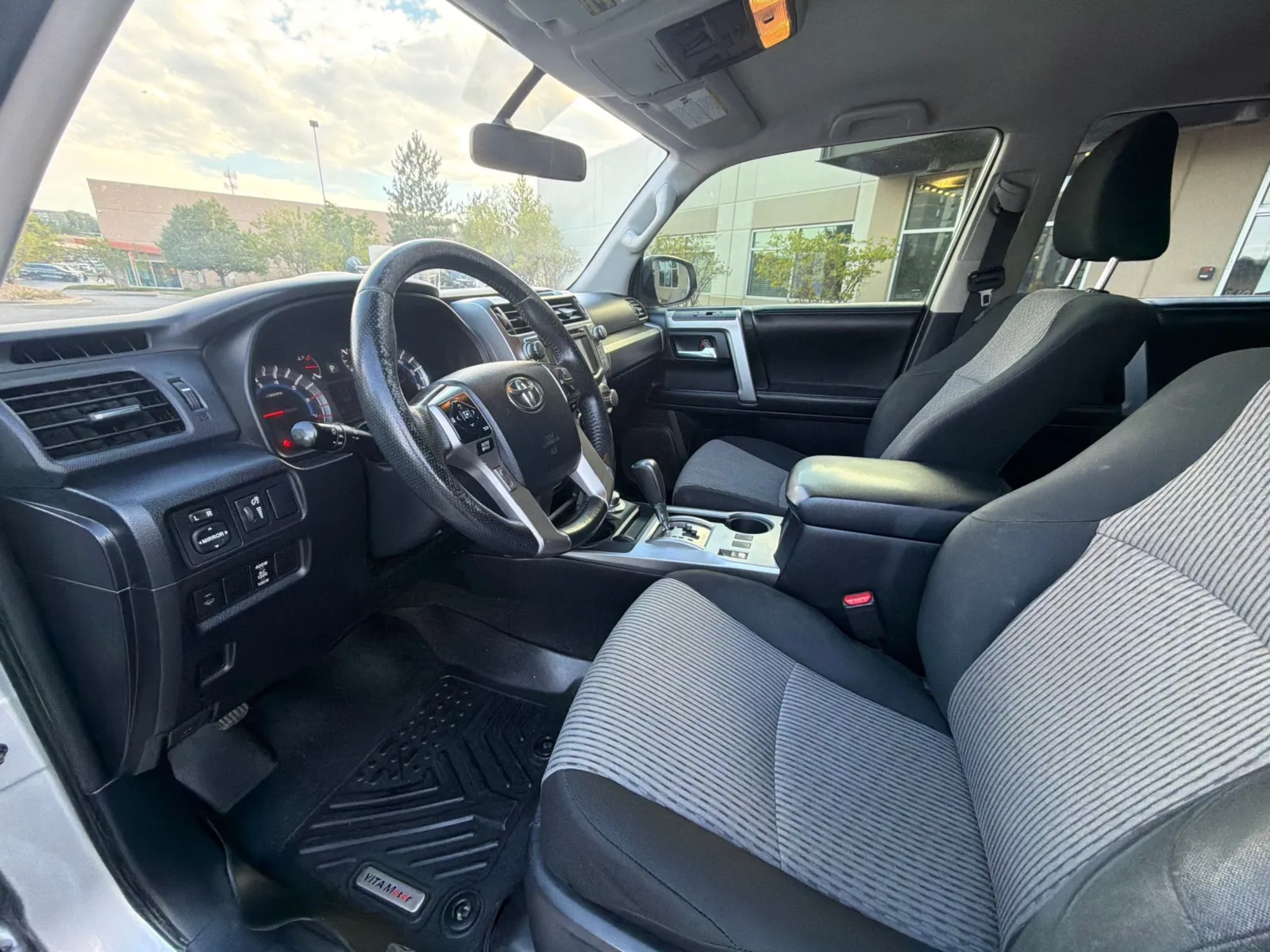 Toyota 4Runner photo 21