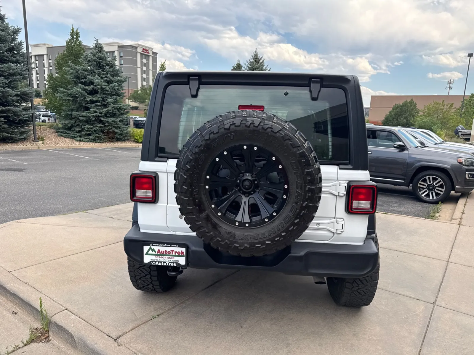 Jeep Wrangler photo 7