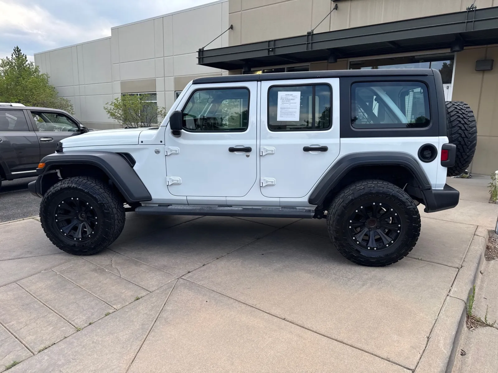 Jeep Wrangler photo 9