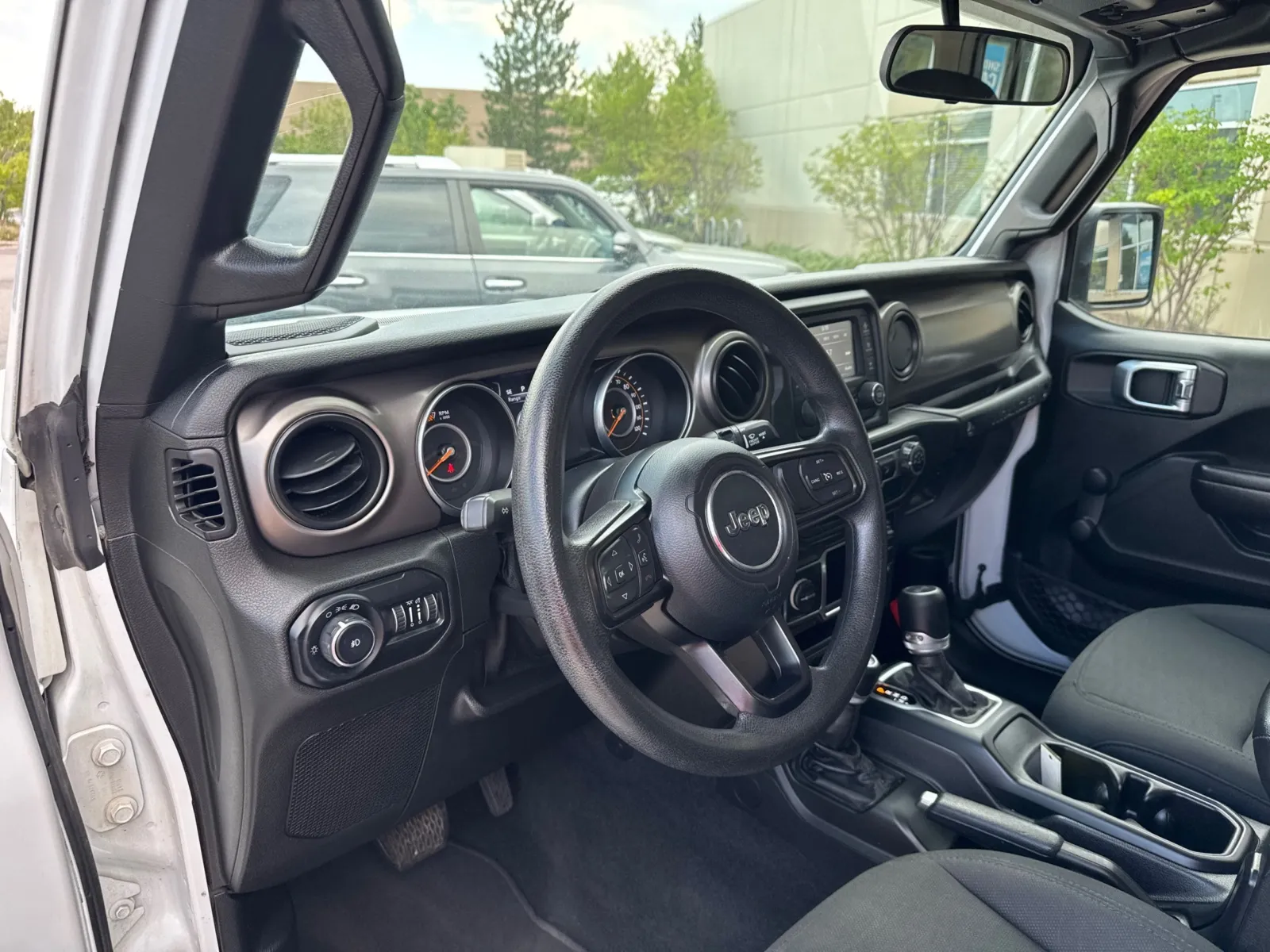 Jeep Wrangler photo 23