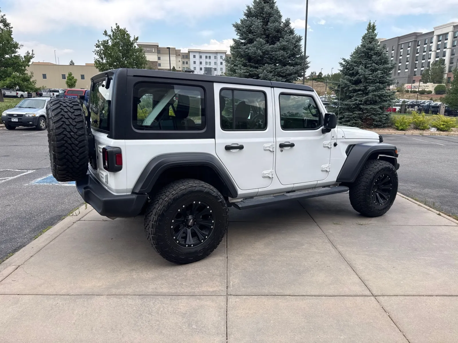 Jeep Wrangler photo 6