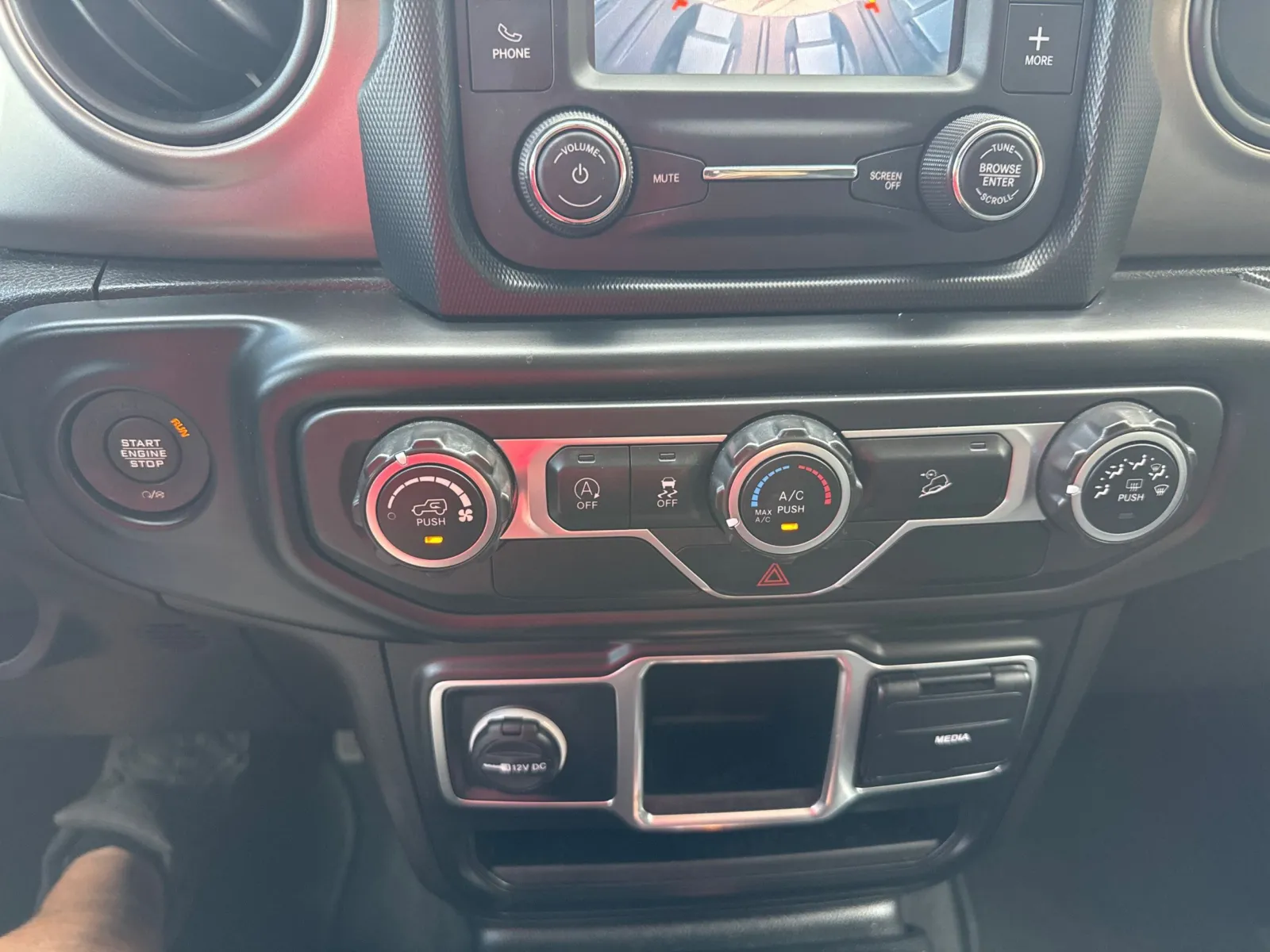Jeep Wrangler photo 28