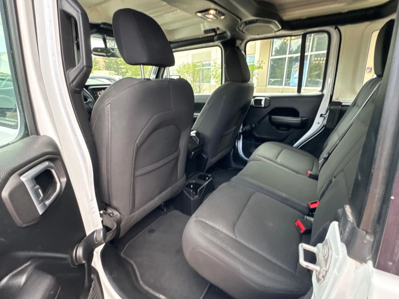 Jeep Wrangler photo 21