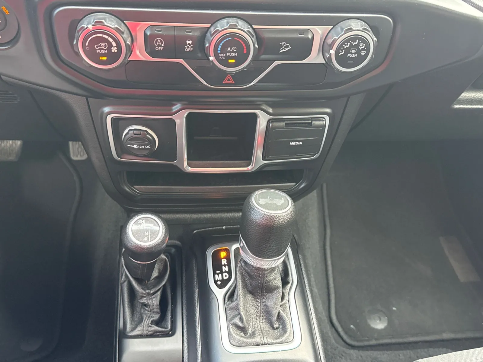 Jeep Wrangler photo 29
