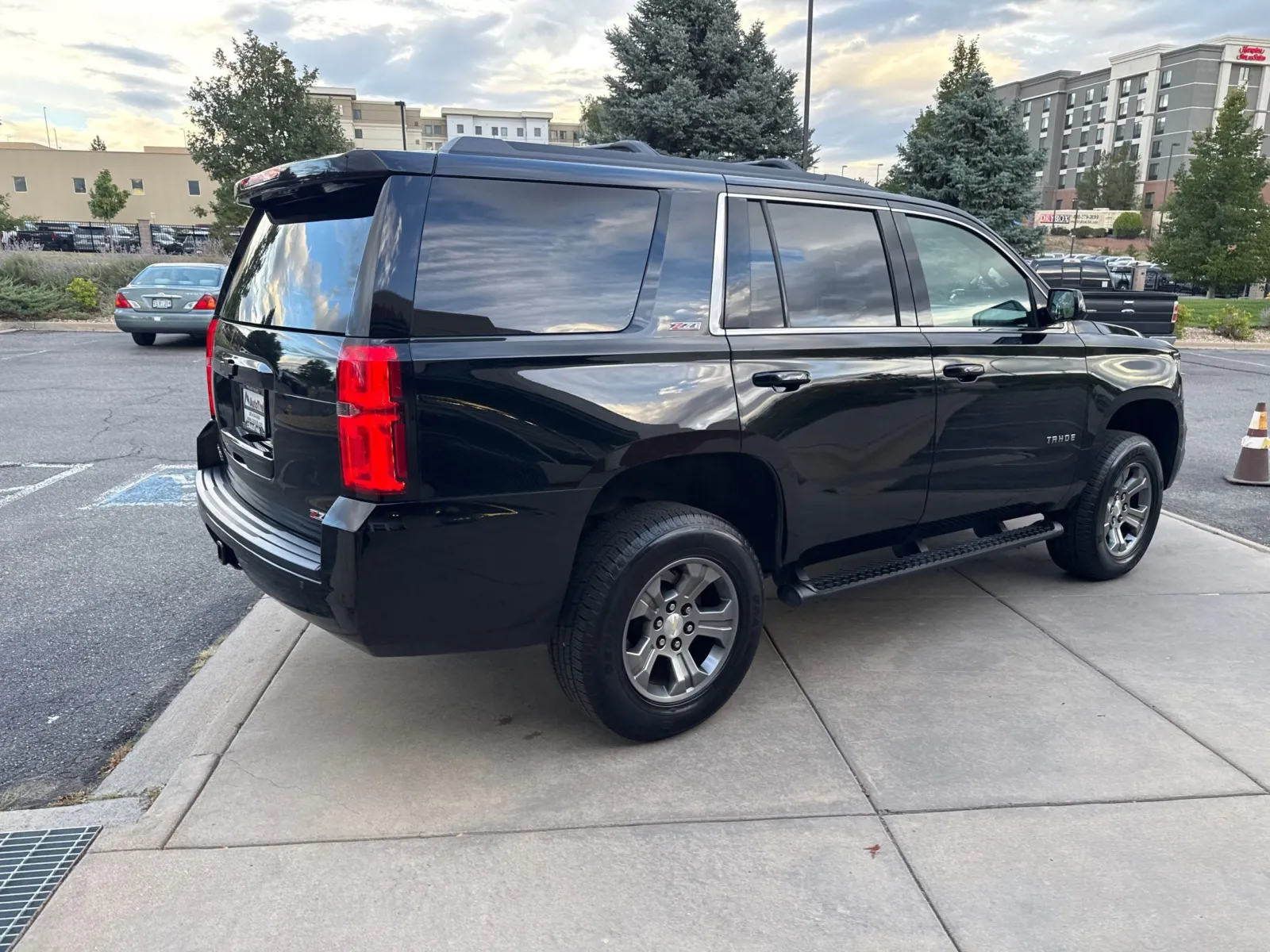Chevrolet Tahoe photo 7