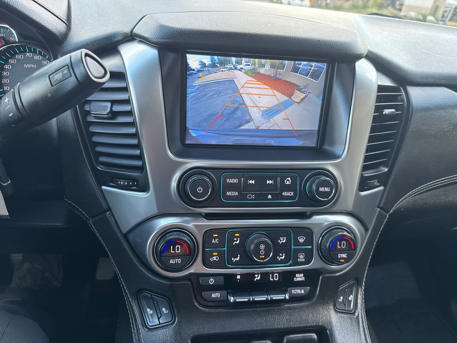 Chevrolet Tahoe photo 38