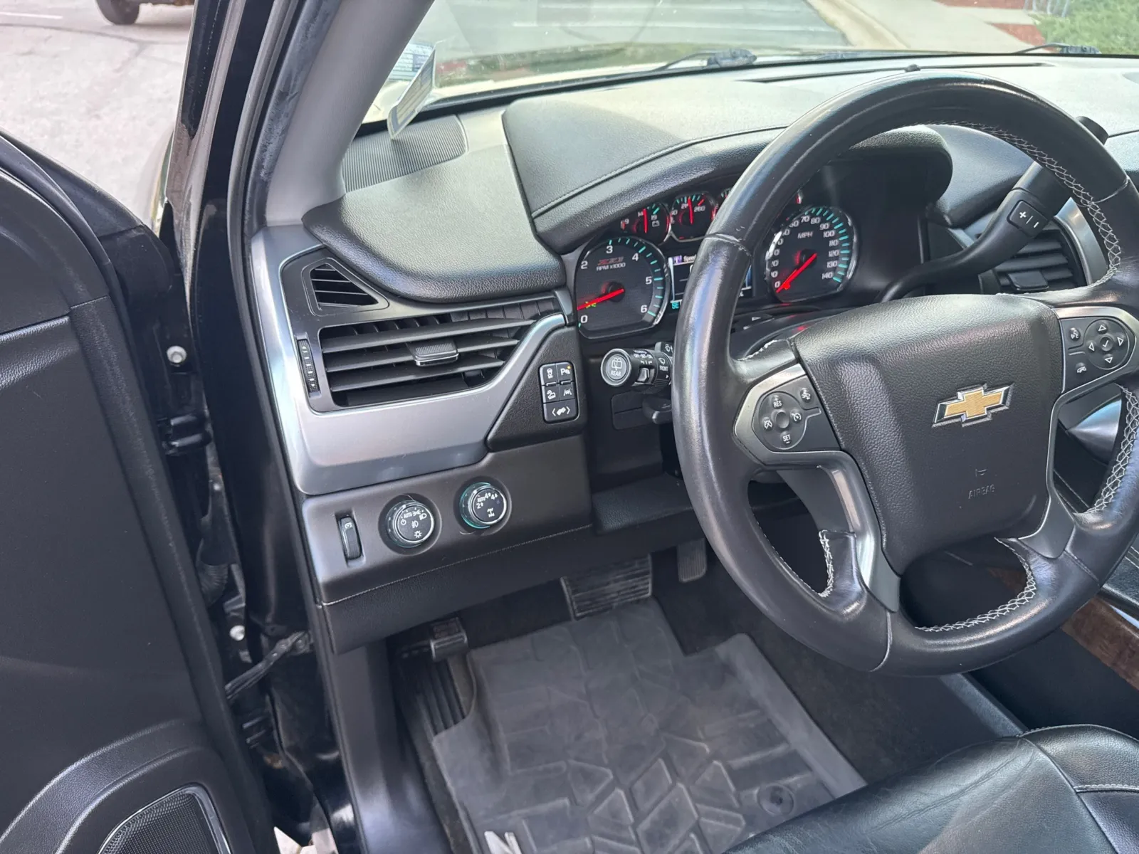 Chevrolet Tahoe photo 31