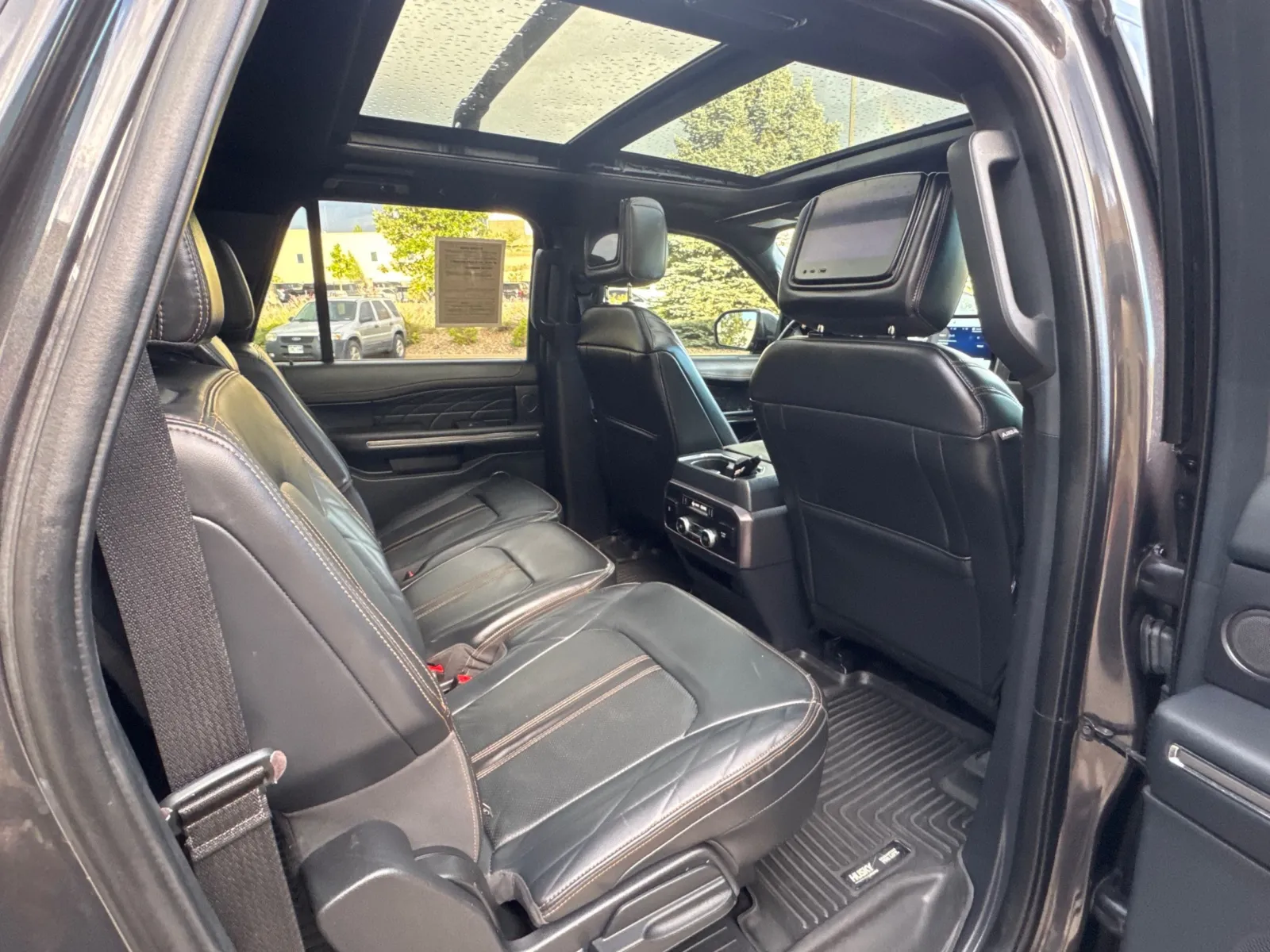 Ford Expedition photo 23