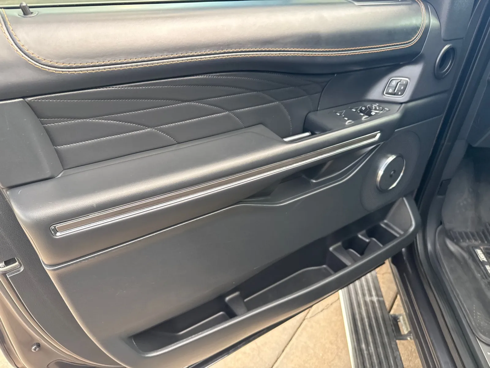 Ford Expedition photo 33