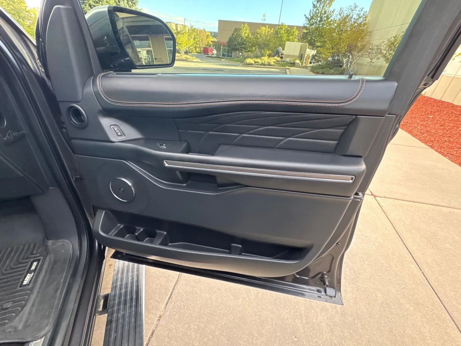 Ford Expedition photo 18