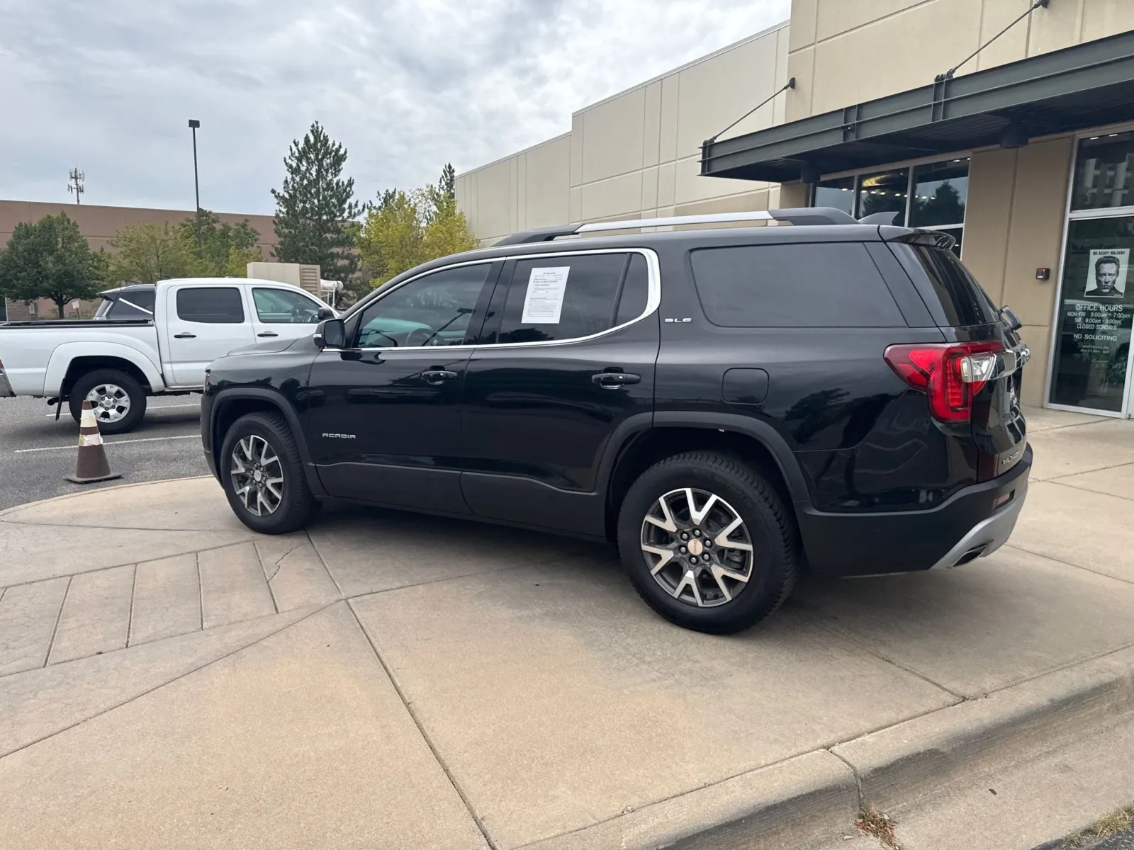 GMC Acadia photo 11