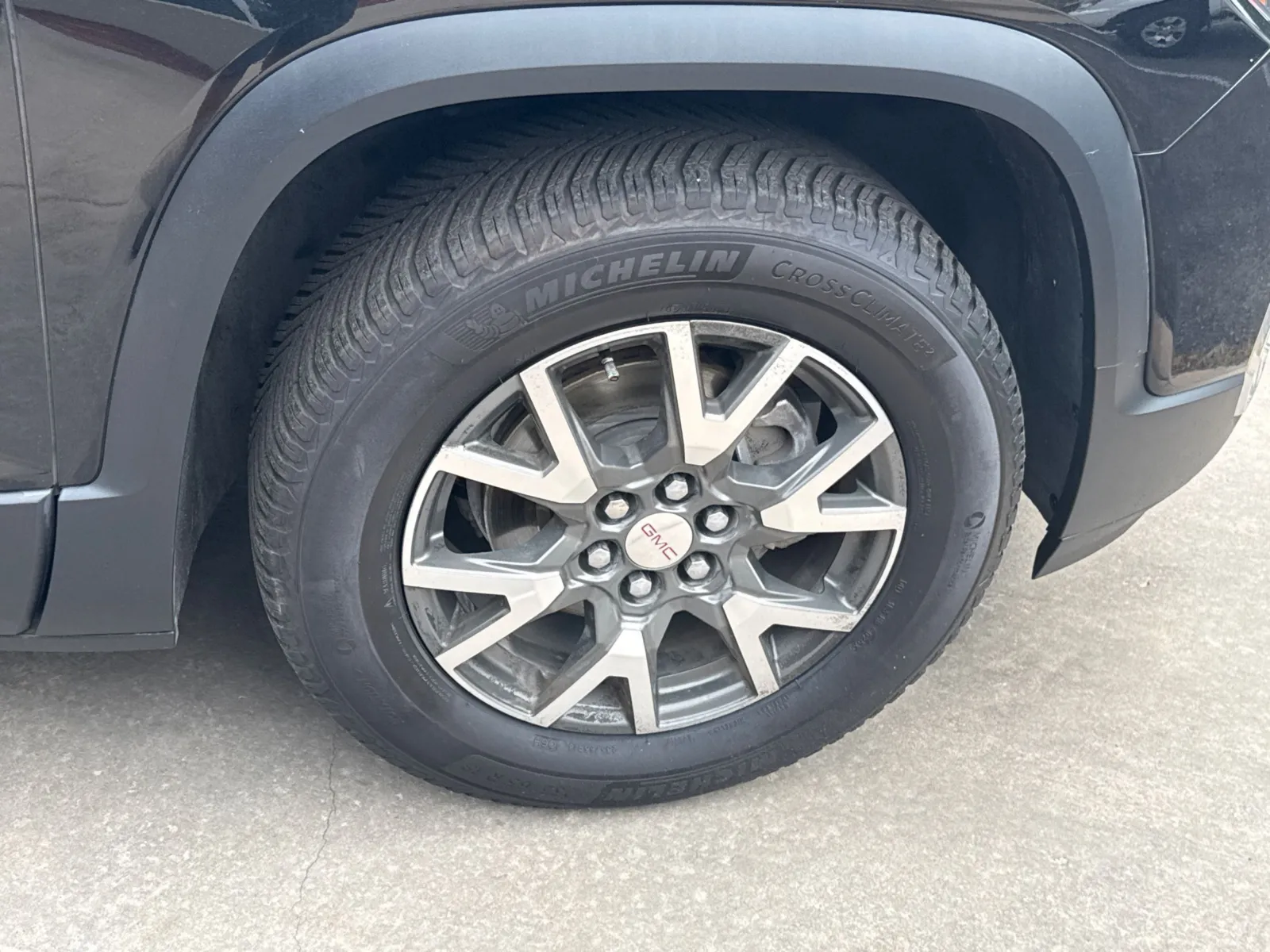 GMC Acadia photo 17