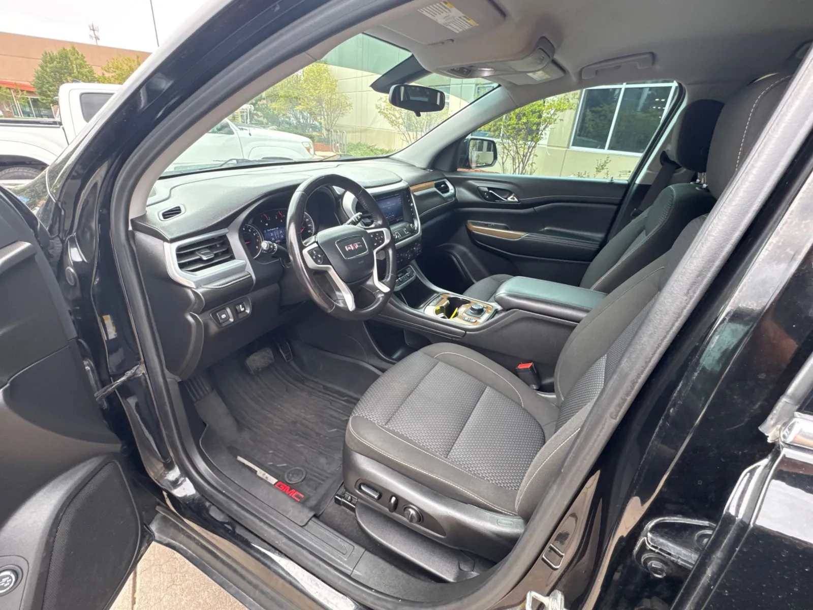 GMC Acadia photo 30