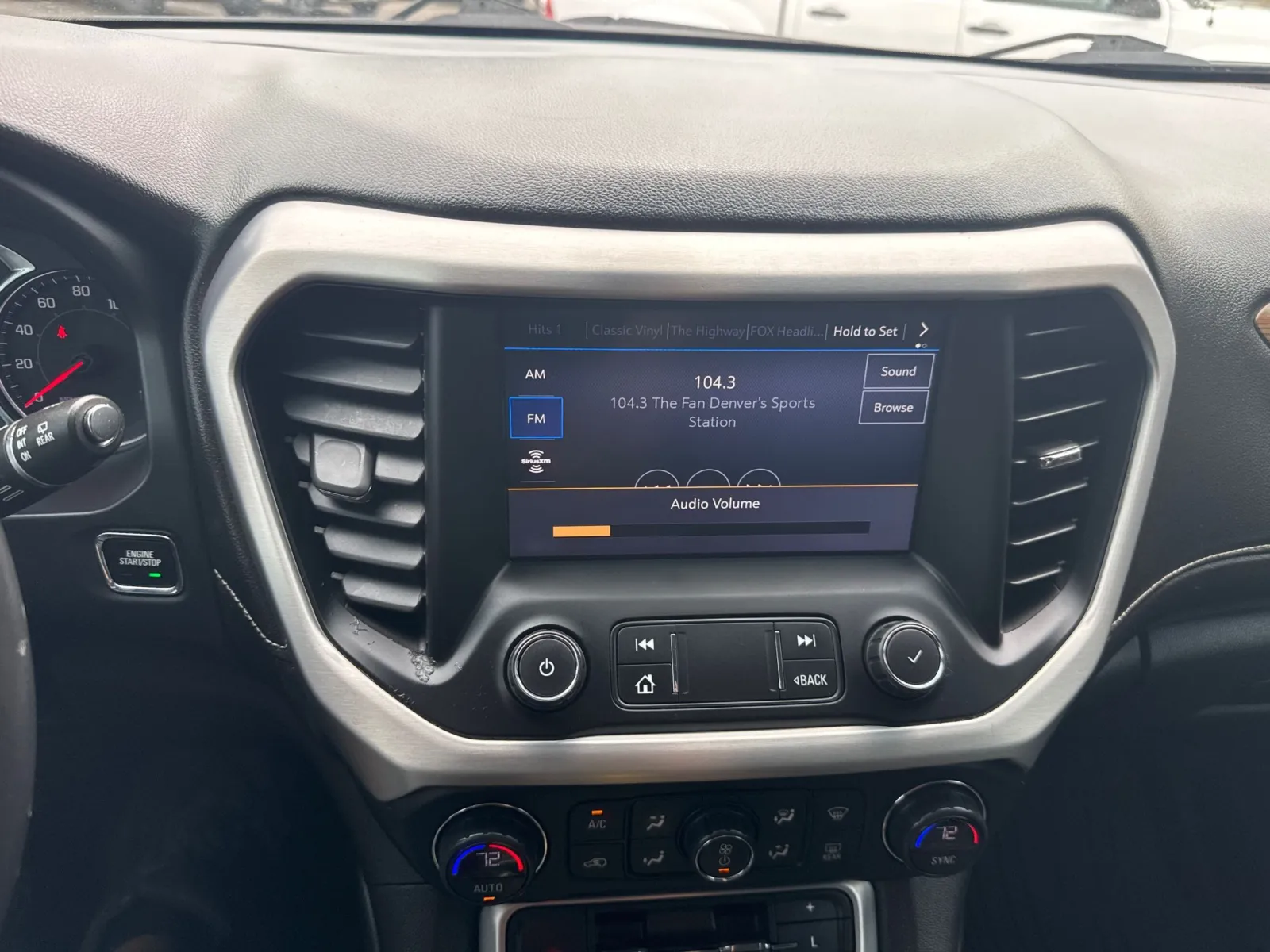 GMC Acadia photo 36