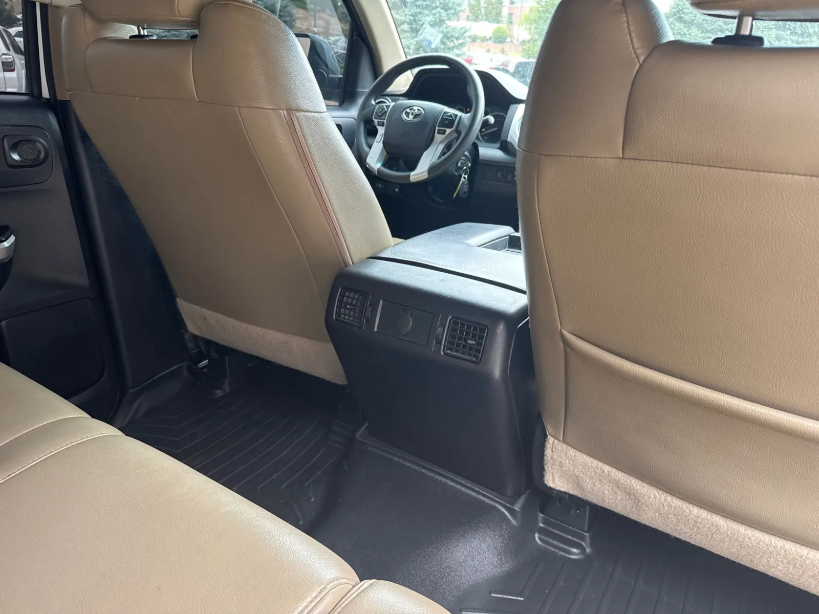 Toyota Tundra photo 18