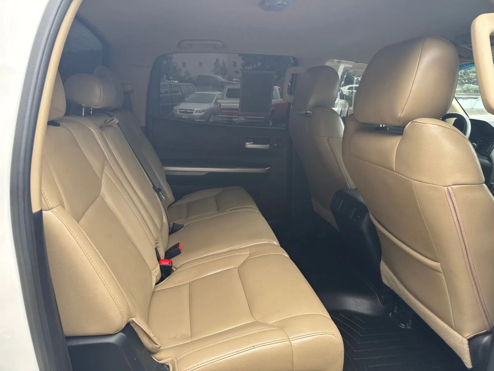 Toyota Tundra photo 19