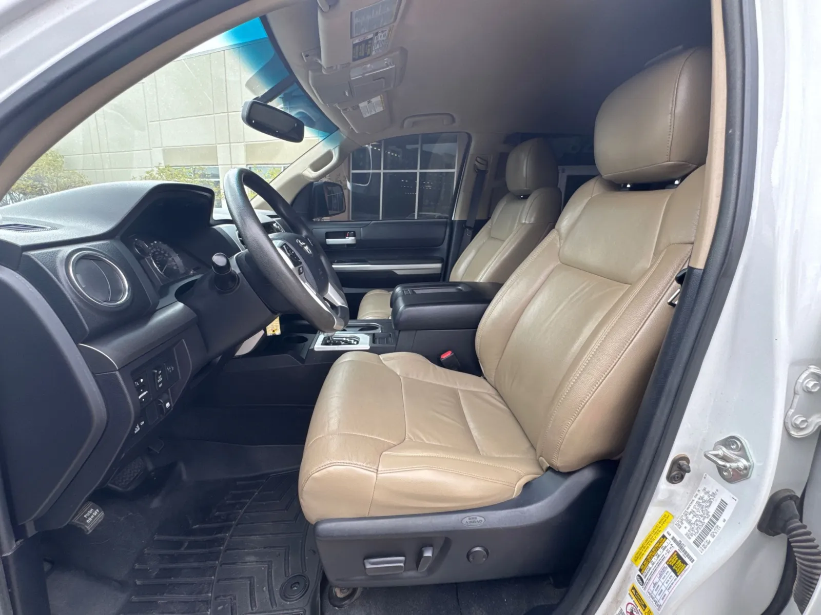Toyota Tundra photo 24