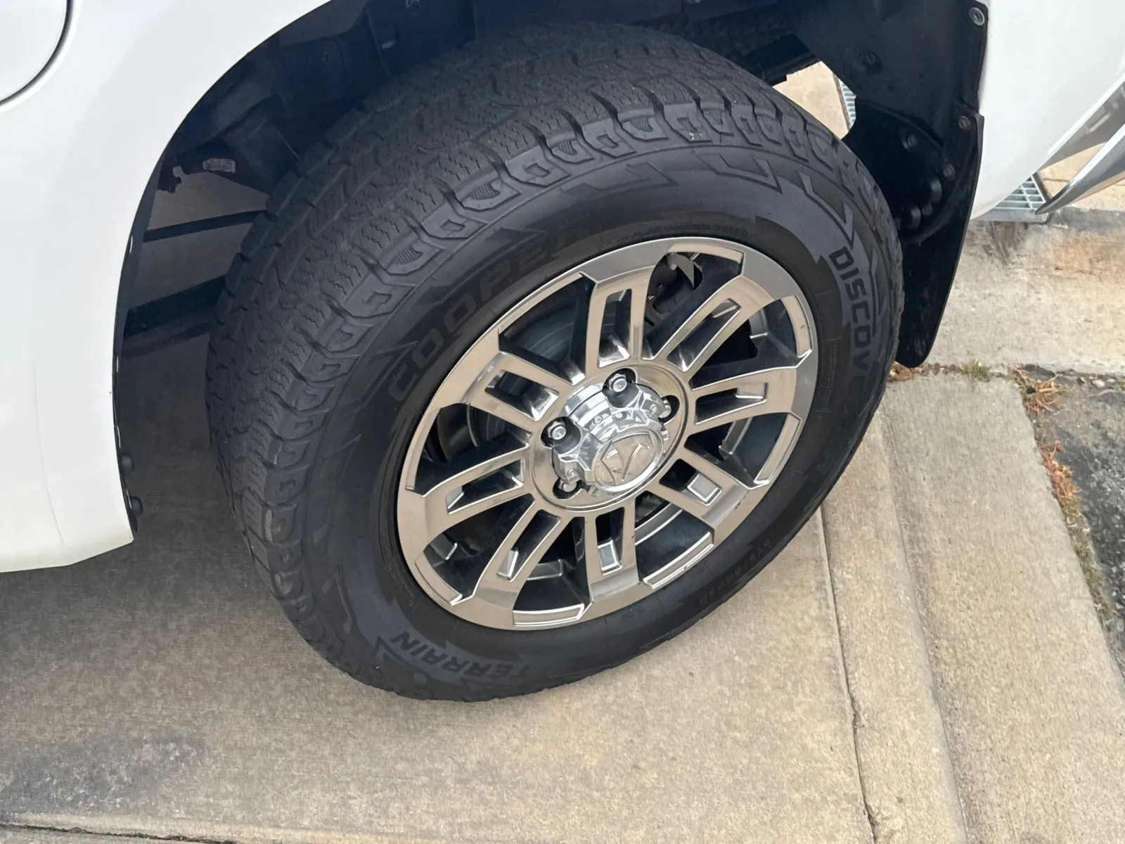 Toyota Tundra photo 10